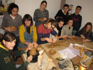 Studenti del Liceo Scientifico di Biella, manipolazione dell'argilla