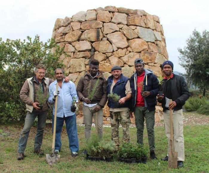 Festa degli alberi, squadra di lavoro a Nuraghe Chervu