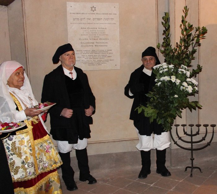 cerimonia della benedizione della lapide presente sul muro della Sinagoga di Biella