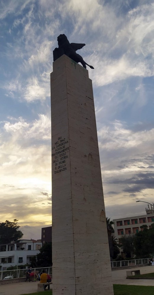 Fertilia, Alghero, monumento fronte mare