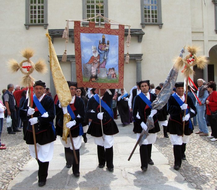 ingresso dei Sardi di Biella ad Oropa