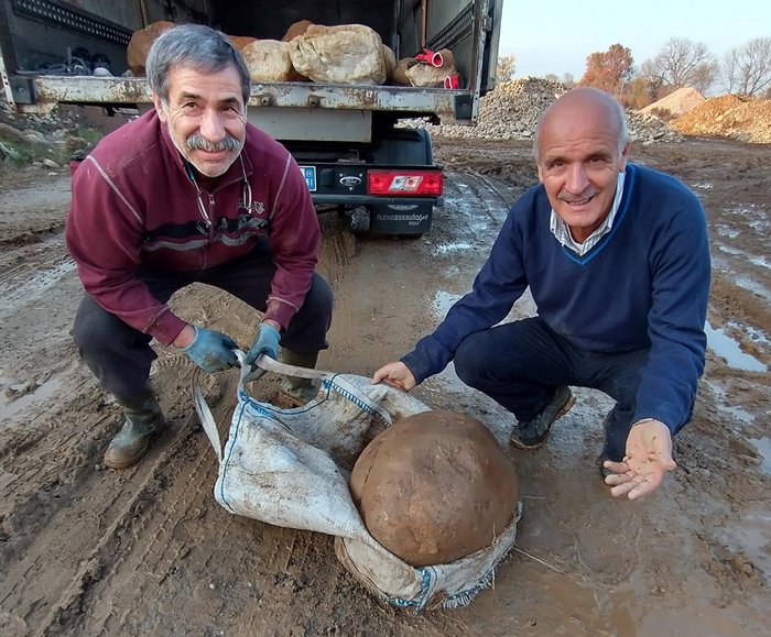 Cave di Cerrione, scelta delle quarziti per Nuraghe Chervu