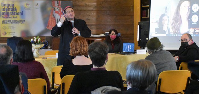 Vescovo e sindaco di Biella al convegno Lingua, Identità, Migrazioni