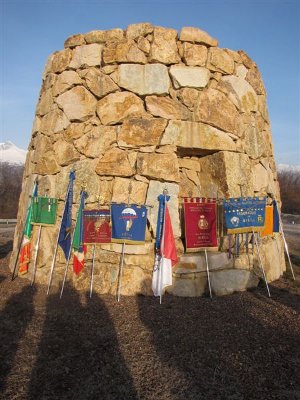 Labari a Nuraghe Chervu prima della cerimonia dell'Alzabandiera