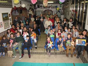 bambini a Su Nuraghe durante l'assegnazione delle borse di studio 2014