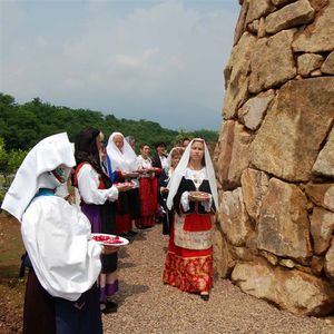 Biella, Nuraghe Chervu, Donne del Grano