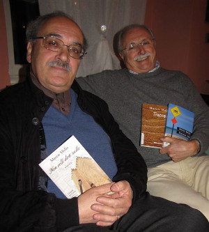 Giovanni Carta e Roberto Perinu con le opere di Marco Melis