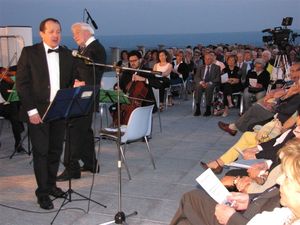 Edoardo Melis e il M° Emilio Straudi durante il concerto