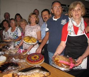 Lessona, volontari della cena di sant'Eusebio tra torte e portate
