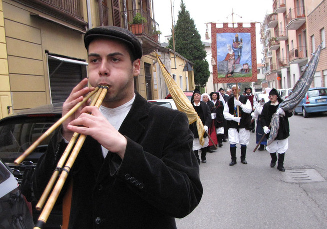 processione e momenti della partecipazione dei Sardi alla novena di San Giuseppe di Riva