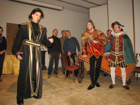 Biella, personaggi del Rigoletto al teatro Don Minzoni