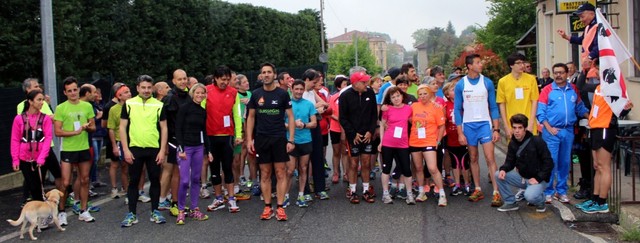 atleti al nastro di partenza