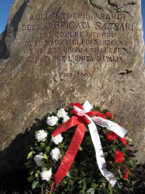 Biella, area di Nuraghe Chervu, monumento ai Caduti sardi e ai Caduti biellesi