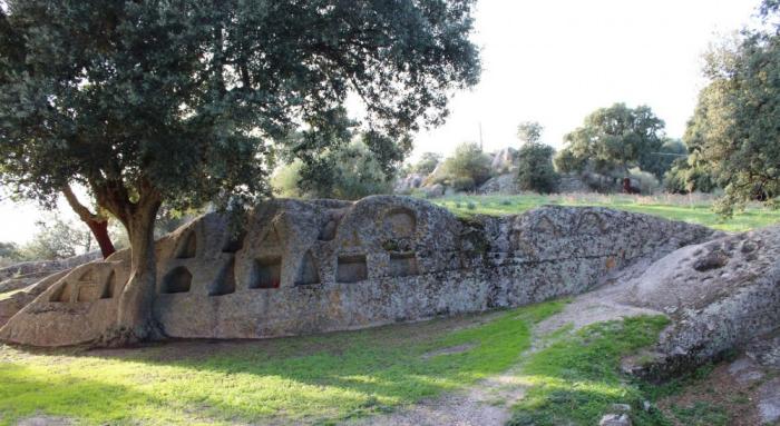 Oschiri, altare rupestre di Santo Stefano