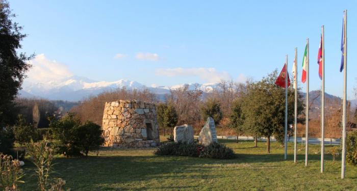 Biella, 17 marzo 2016, bandiere a Nuraghe Chervu, 155° Anniversario dell'Unità d'Italia