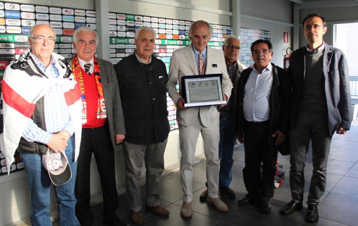 consegna targa cagliari calcio