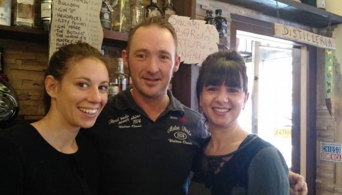 Sergio Casu con a fianco Giulia e Stefania