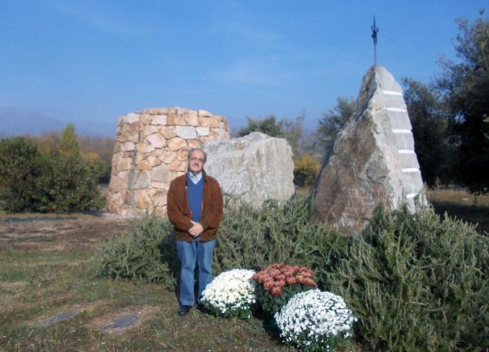 Fiori a Nuraghe Chervu deposti dalla Famiglia di Giovanni Carta