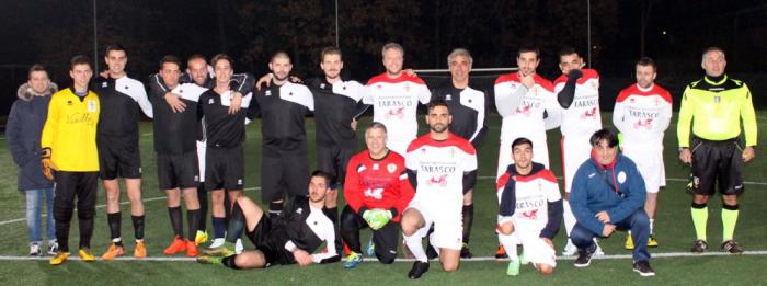 Ponderano e Su Nuraghe Calcio Biella con l'arbitro Benazzi