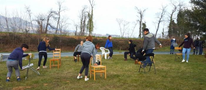 performance teatrale a Nuraghe Chervu