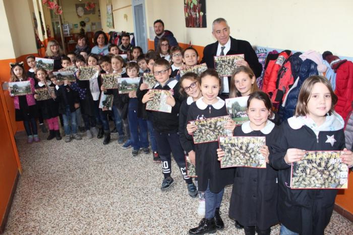 Bambini delle scuole biellesi, Dino Gentile