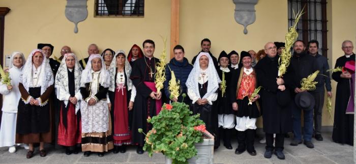 Biella, consegna delle palme filadas in vescovado