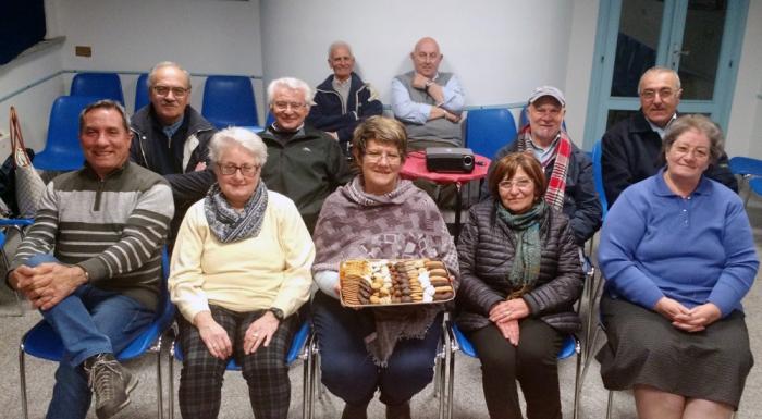 Su Nuraghe Film, partecipanti con al centro Maria Assunta Orrù