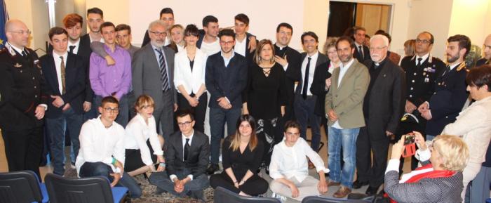 studenti del Centro Nazionale Opere Salesiane - Formazione Aggiornamento Professionale in Prefettura con le massime autorità di Biella