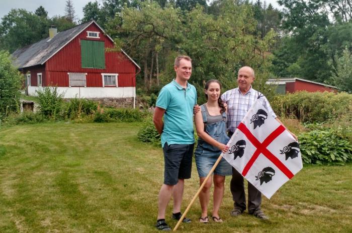 Frillesås, consegna della bandiera sarda