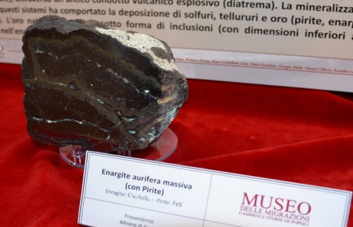 campione di minerale aurifero presente al Museo delle Migrazioni di Pettinengo