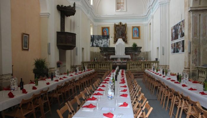 Gurgo di Pettinengo, tavolate all'interno dell'oratorio per la festa di San Grato