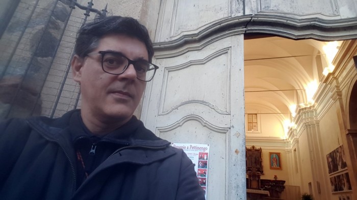 Riccardo Pozzo, ingresso della chiesa dei Santi Grato ed Eusebio di Pettinengo