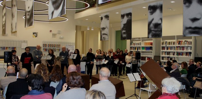 un momento di In fila per uno, serata curata da Mirko Cherchi alla Biblioteca civica di Biella