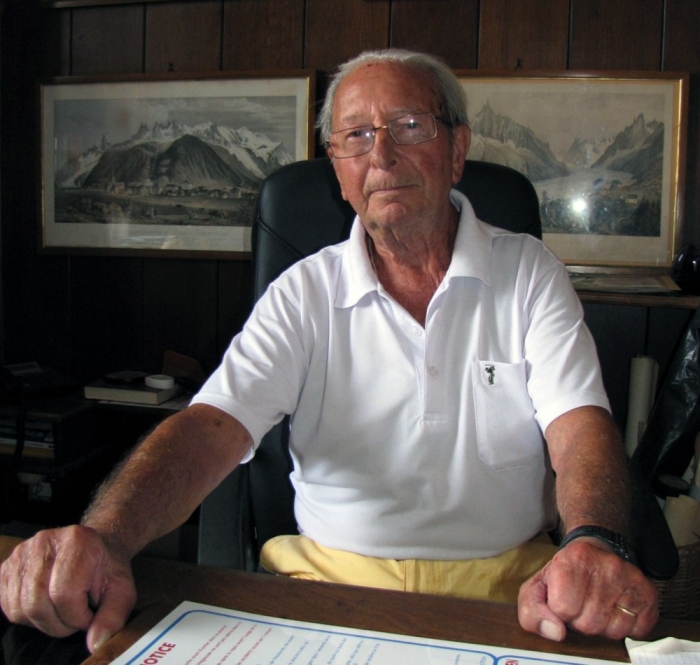 Vittorio Sella nel suo studio di Alghero