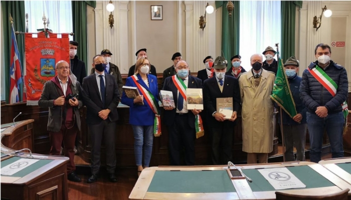 il sindaco Corradino riceve in municipio le delegazioni dai comuni di Valmadrera, Piubega e Gazoldo degli Ippoliti