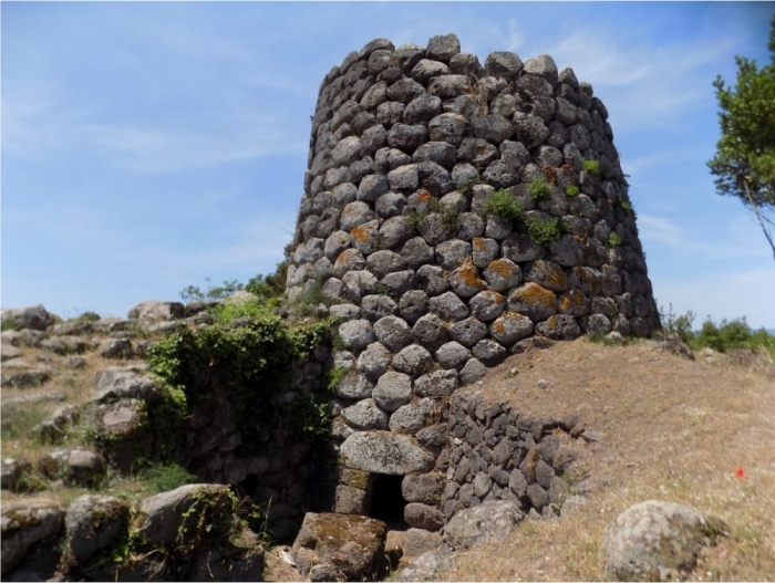 Padra, Nuraghe Longu